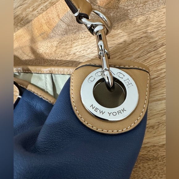 Coach Hadley Leather Duffle Bag F27728 - Picture 5 of 6